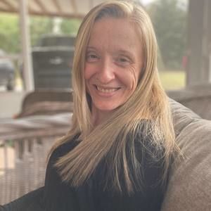 Meet your Posher, Leslie